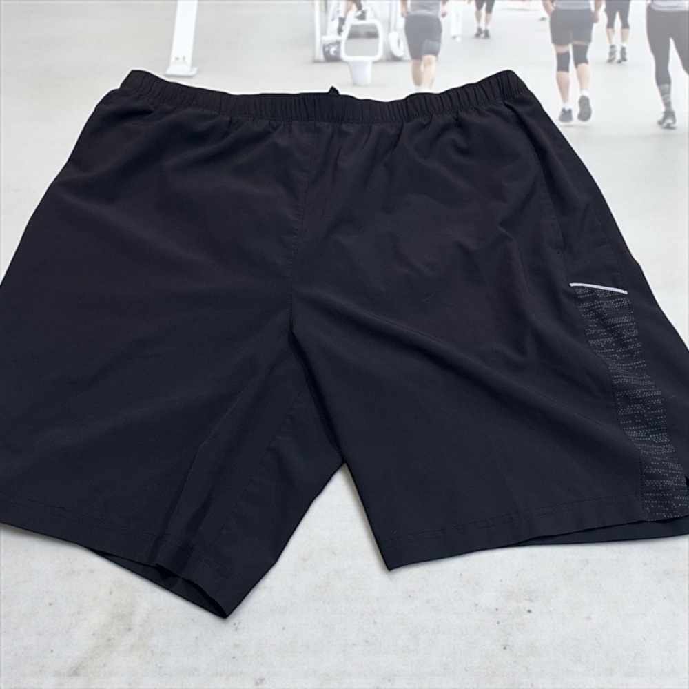 ASICS Men’s  lightweight performance athletic shorts dark gray size XL